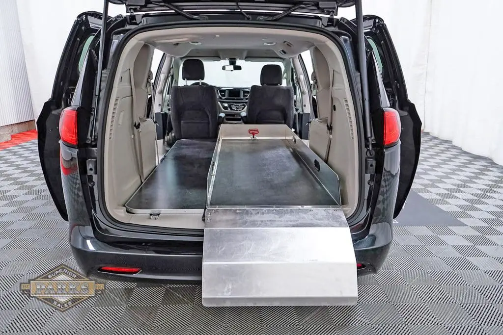 chrysler voyager first-call van