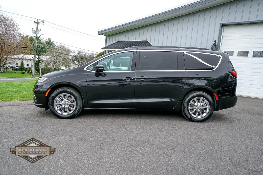 Chrysler Pacifica “First Call” Van