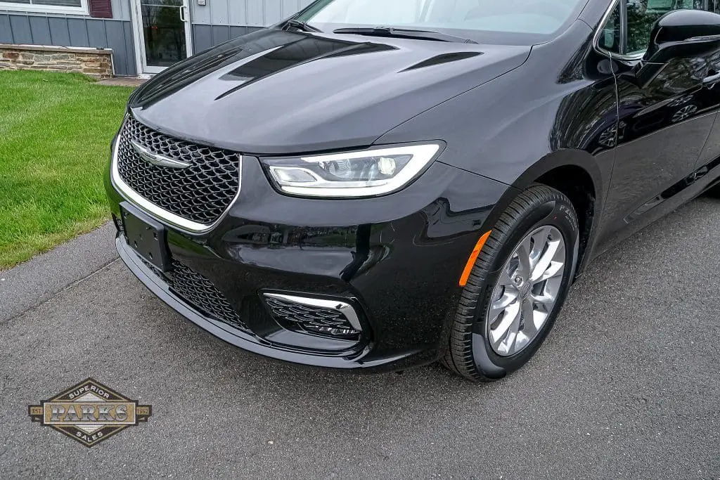 Chrysler Pacifica “First Call” Van