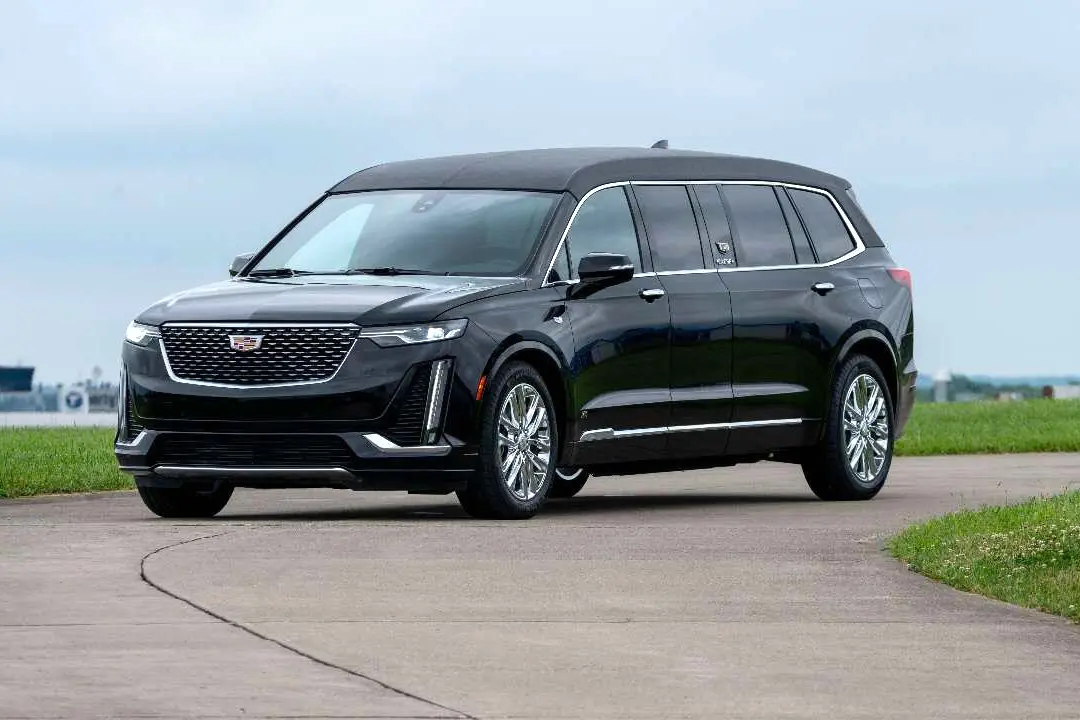 2025-Cadillac-MK-Cache-Limousine-2