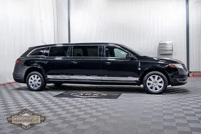 2014 Lincoln Federal Coach MKT Limousine