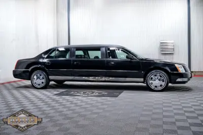 2009 Cadillac S&S Coach DTS Limousine