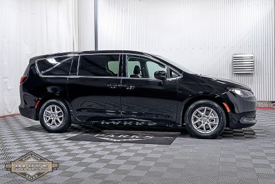 2024 Chrysler  Voyager Van