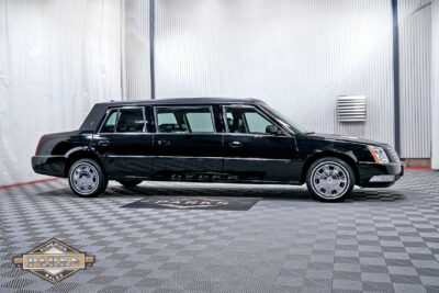 2009 Cadillac S&S Coach DTS Limousine