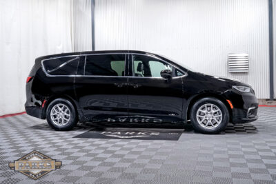 2025 Chrysler Pacifica Van